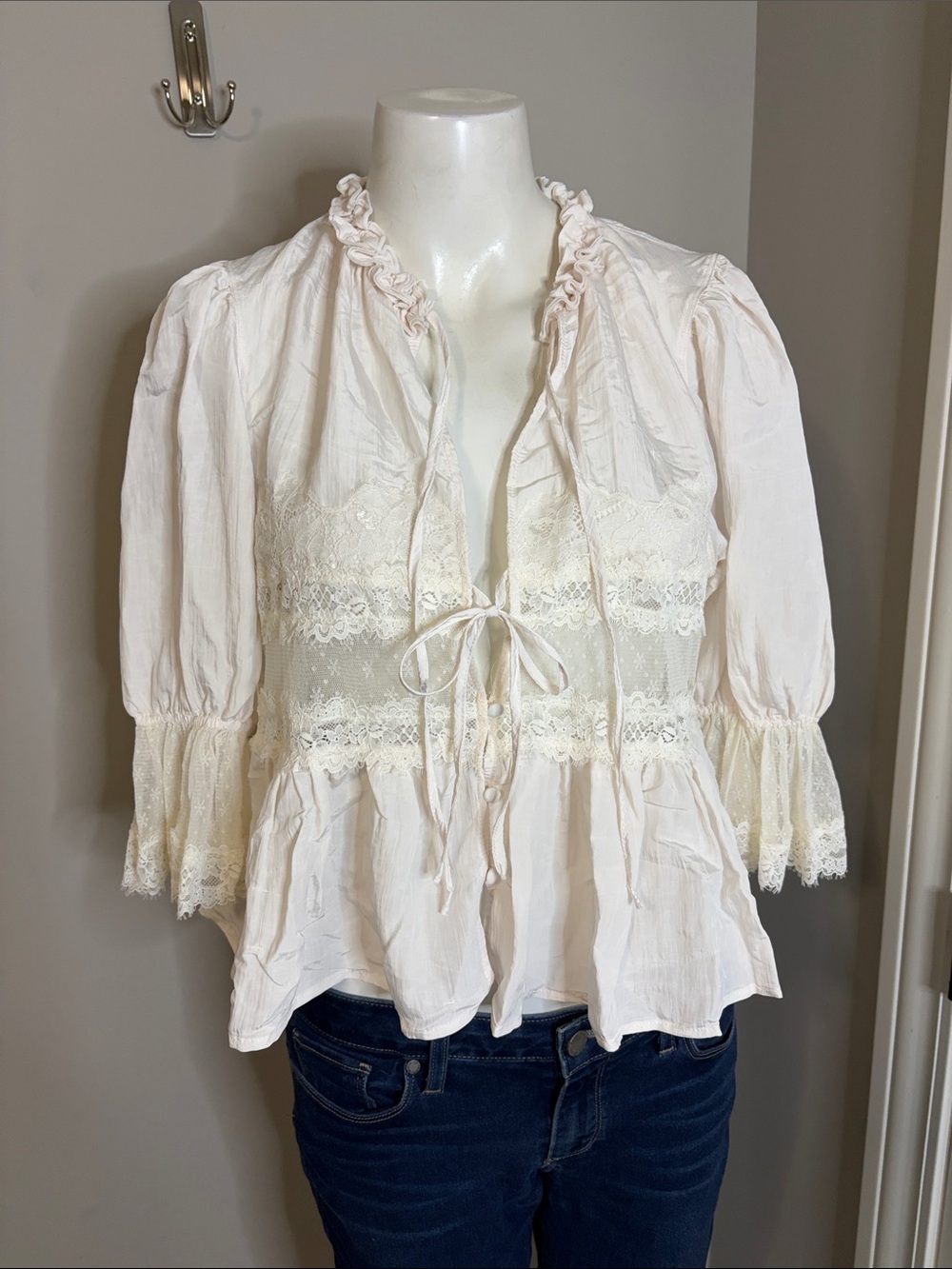 Free People Forever Young Bed Jacket White Alyssum Top Sz XS NEW - Picture 5 of 12